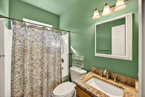 Tiny photo for 10060 Butte Falls Highway, Eagle Point, OR 97524 (MLS # 220220102)