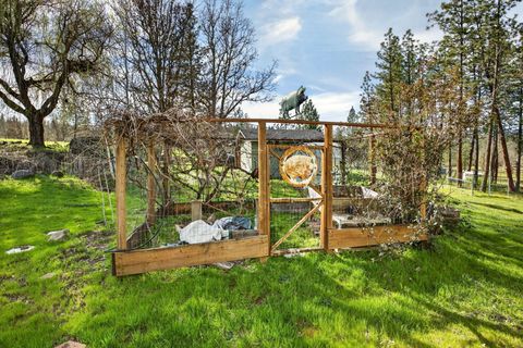 Tiny photo for 10060 Butte Falls Highway, Eagle Point, OR 97524 (MLS # 220220102)