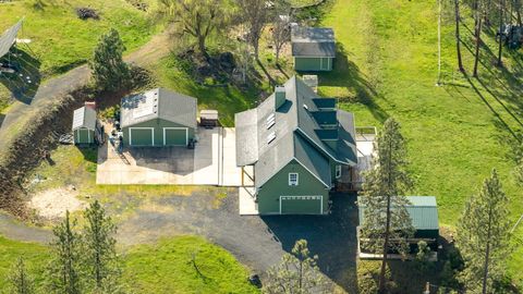 Tiny photo for 10060 Butte Falls Highway, Eagle Point, OR 97524 (MLS # 220220102)