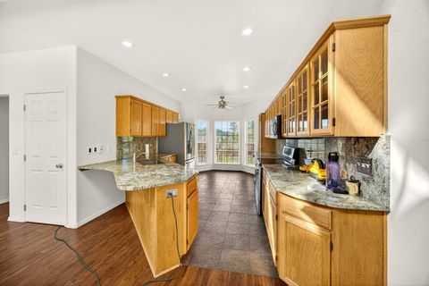 Tiny photo for 10060 Butte Falls Highway, Eagle Point, OR 97524 (MLS # 220220102)