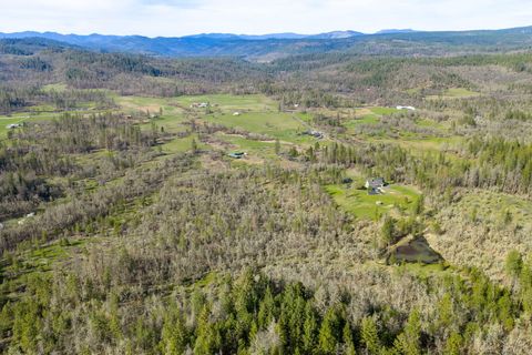 Tiny photo for 10060 Butte Falls Highway, Eagle Point, OR 97524 (MLS # 220220102)