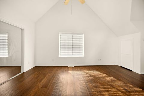 Tiny photo for 10060 Butte Falls Highway, Eagle Point, OR 97524 (MLS # 220220102)