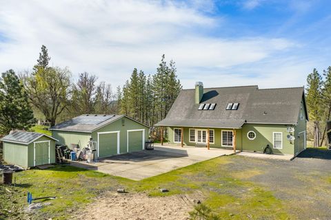 Tiny photo for 10060 Butte Falls Highway, Eagle Point, OR 97524 (MLS # 220220102)