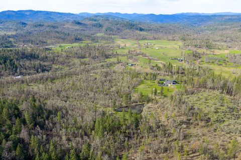 Tiny photo for 10060 Butte Falls Highway, Eagle Point, OR 97524 (MLS # 220220102)