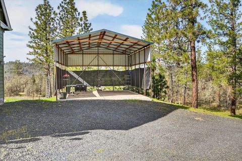 Tiny photo for 10060 Butte Falls Highway, Eagle Point, OR 97524 (MLS # 220220102)