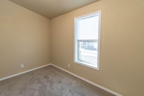 Tiny photo for 472 SE 7th Street, Madras, OR 97741 (MLS # 220220686)