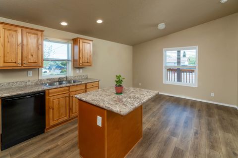Tiny photo for 472 SE 7th Street, Madras, OR 97741 (MLS # 220220686)