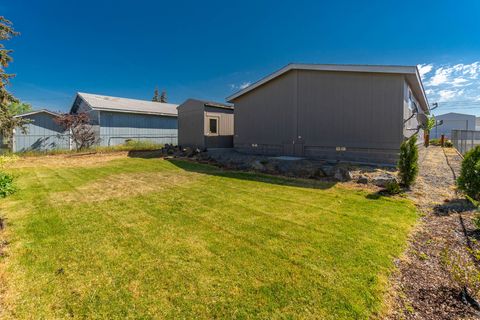 Tiny photo for 472 SE 7th Street, Madras, OR 97741 (MLS # 220220686)