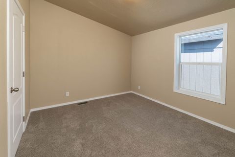 Tiny photo for 472 SE 7th Street, Madras, OR 97741 (MLS # 220220686)