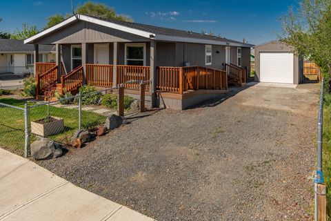Tiny photo for 472 SE 7th Street, Madras, OR 97741 (MLS # 220220686)