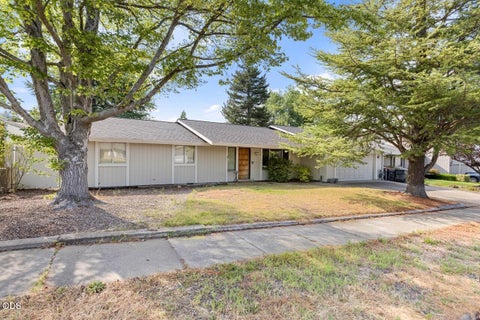 Tiny photo for 1000 La Loma Drive, Medford, OR 97504 (MLS # 220227212)