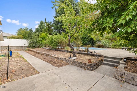 Tiny photo for 1000 La Loma Drive, Medford, OR 97504 (MLS # 220227212)