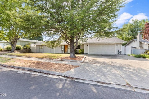 Tiny photo for 1000 La Loma Drive, Medford, OR 97504 (MLS # 220227212)