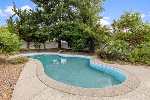 Tiny photo for 1000 La Loma Drive, Medford, OR 97504 (MLS # 220227212)
