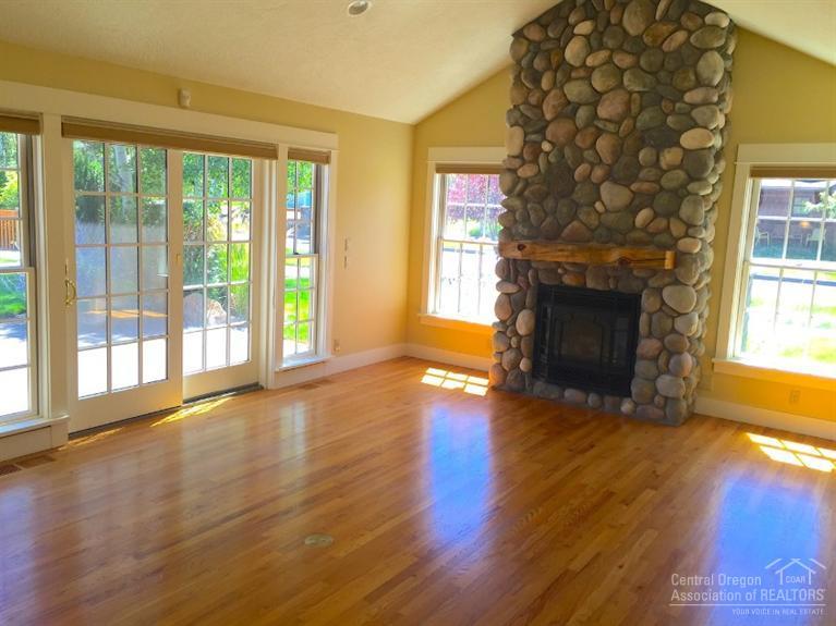 Pine Meadow Vill - Residential