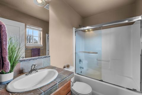 Tiny photo for 61703 Tulip Way, Bend, OR 97702 (MLS # 220219430)