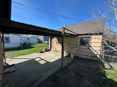 Tiny photo for 3444 Chelsea Street, Klamath Falls, OR 97601 (MLS # 220217714)