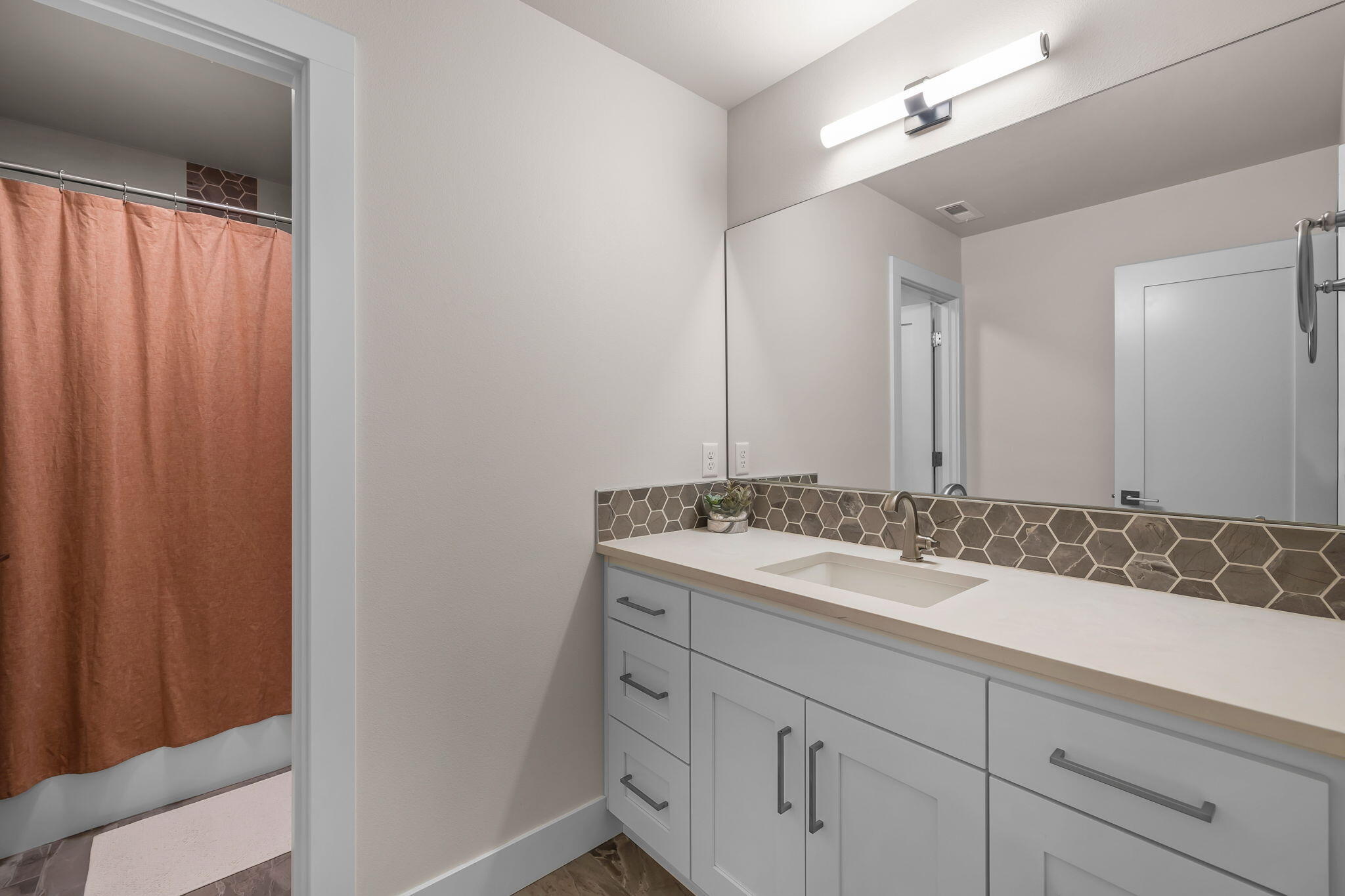 Marken Summit - Residential