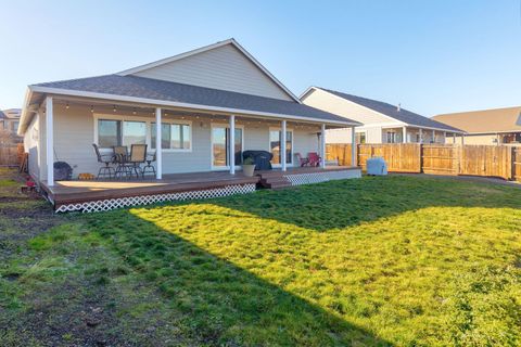 Tiny photo for 110 Linton Way, Eagle Point, OR 97524 (MLS # 220214075)
