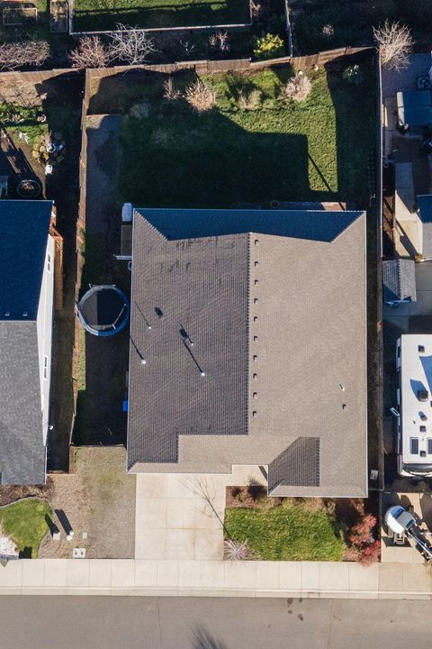 Tiny photo for 110 Linton Way, Eagle Point, OR 97524 (MLS # 220214075)