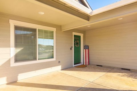 Tiny photo for 110 Linton Way, Eagle Point, OR 97524 (MLS # 220214075)
