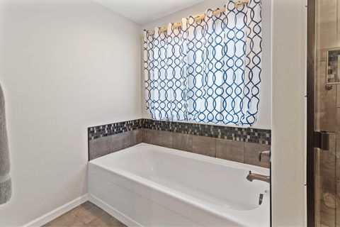 Tiny photo for 110 Linton Way, Eagle Point, OR 97524 (MLS # 220214075)