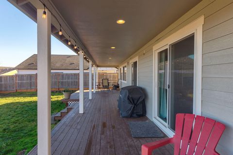Tiny photo for 110 Linton Way, Eagle Point, OR 97524 (MLS # 220214075)