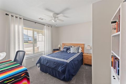 Tiny photo for 110 Linton Way, Eagle Point, OR 97524 (MLS # 220214075)