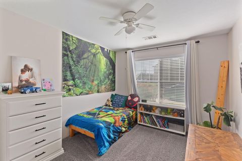 Tiny photo for 110 Linton Way, Eagle Point, OR 97524 (MLS # 220214075)