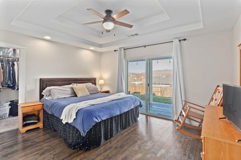 Tiny photo for 110 Linton Way, Eagle Point, OR 97524 (MLS # 220214075)