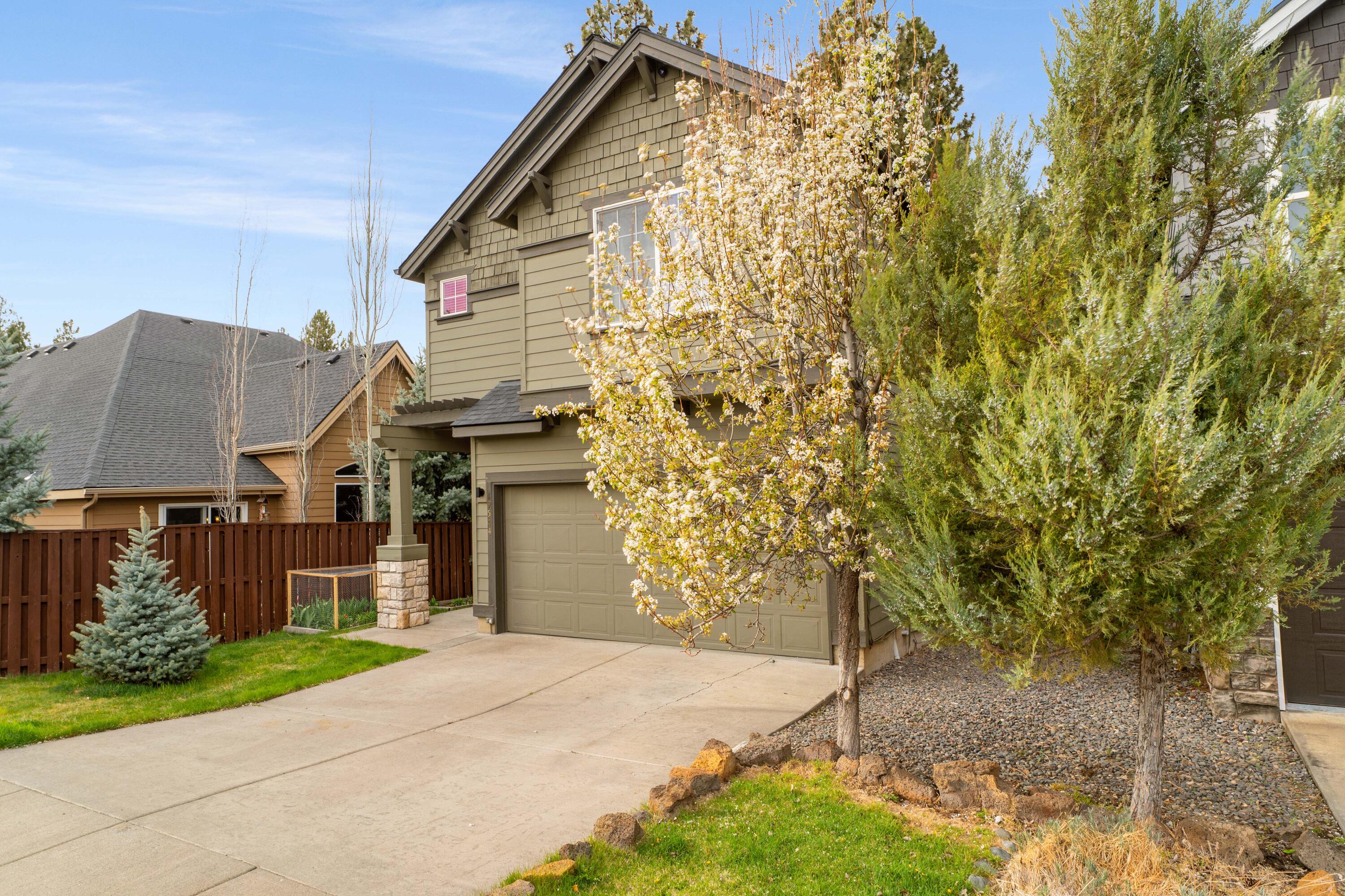 19544 Salmonberry Court