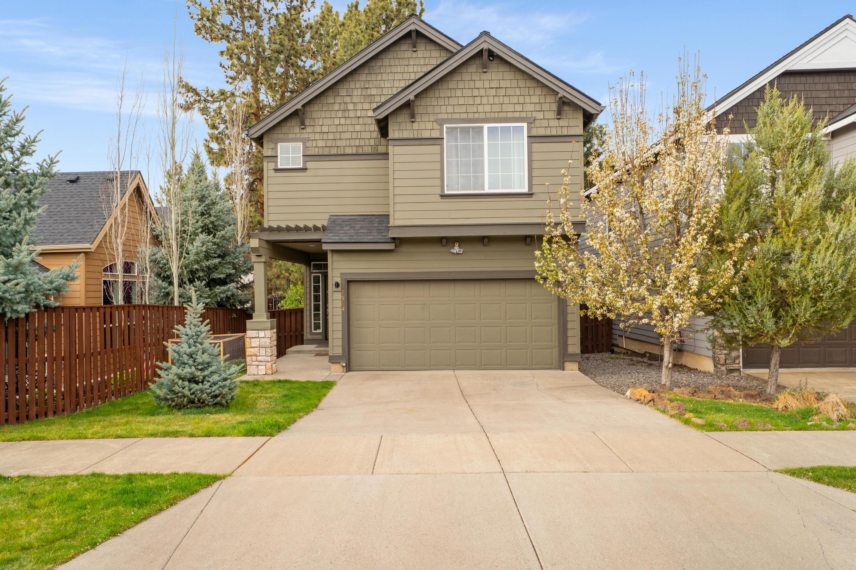 19544 Salmonberry Court