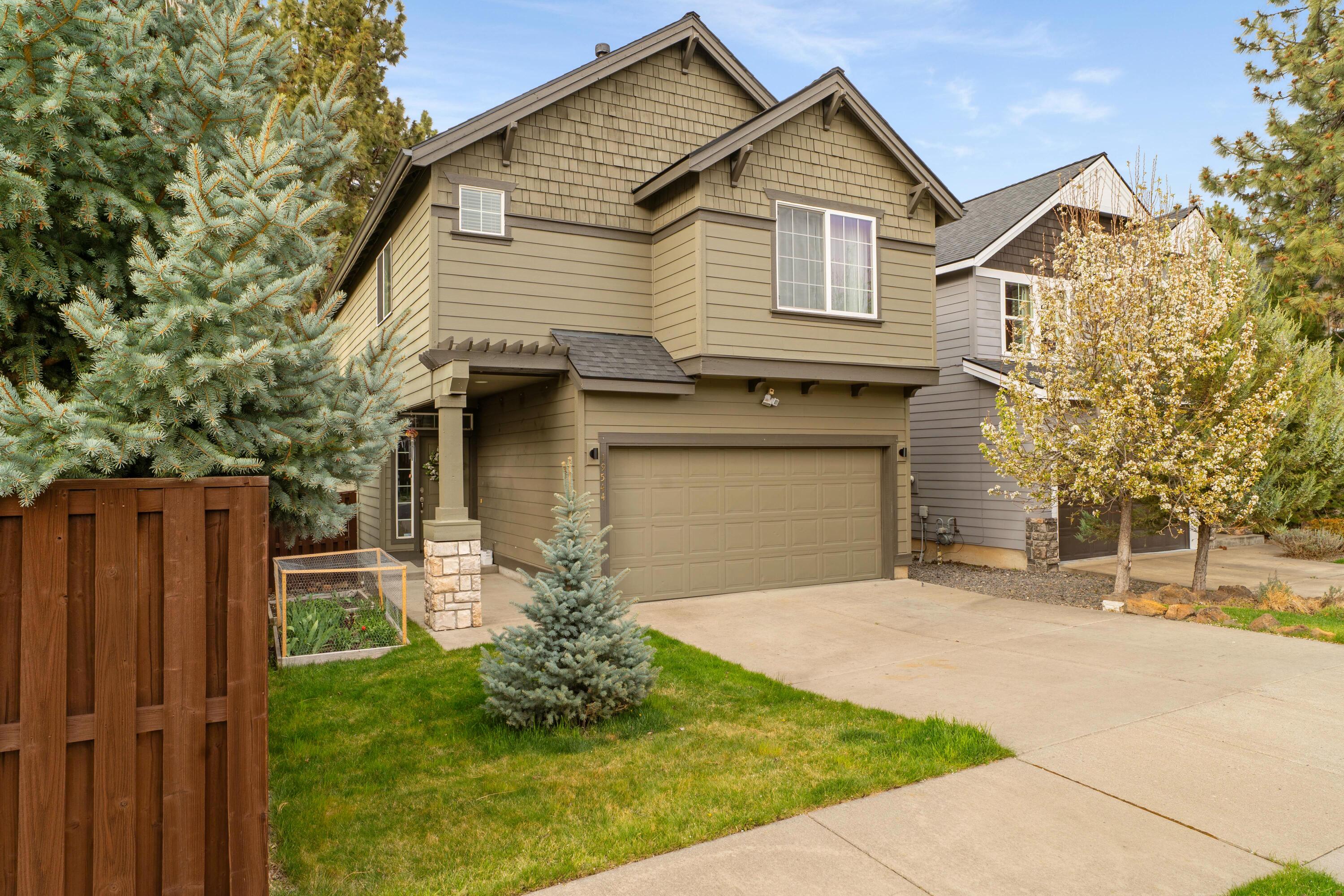 19544 Salmonberry Court