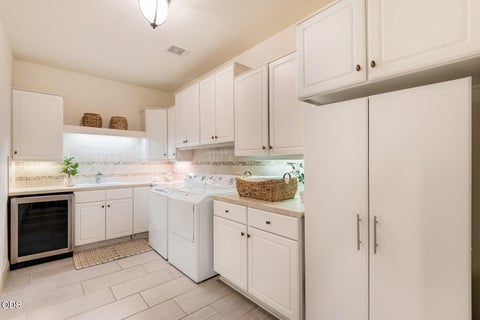 Tiny photo for 61524 Tam McArthur Loop, Bend, OR 97702 (MLS # 220226749)