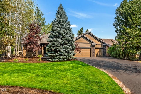 Photo of 61524 Tam McArthur Loop, Bend, OR 97702 (MLS # 220226749)