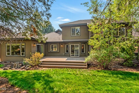Tiny photo for 61524 Tam McArthur Loop, Bend, OR 97702 (MLS # 220226749)