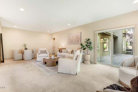 Tiny photo for 61524 Tam McArthur Loop, Bend, OR 97702 (MLS # 220226749)