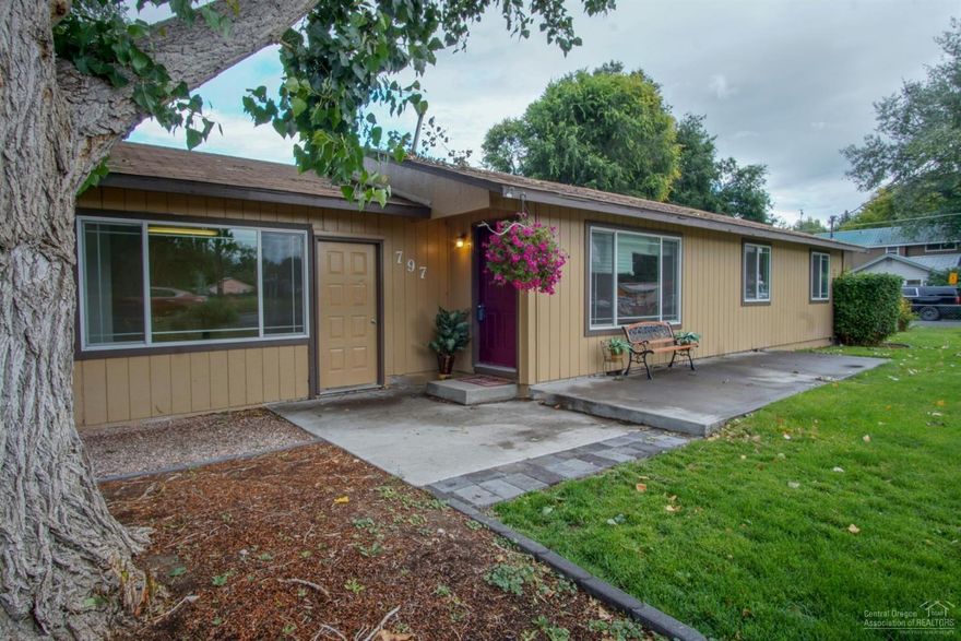 Adorable updated home on a corner lot, close to town, shopping, eateries, parks, and new skate park &amp; bike park. Home has all new windows, new roof in 2014, all updated kitchen and bath, new flooring and new wall heater &amp; water heater. All the hard work has been done, ready for you to move right in or would make a great rental investment.