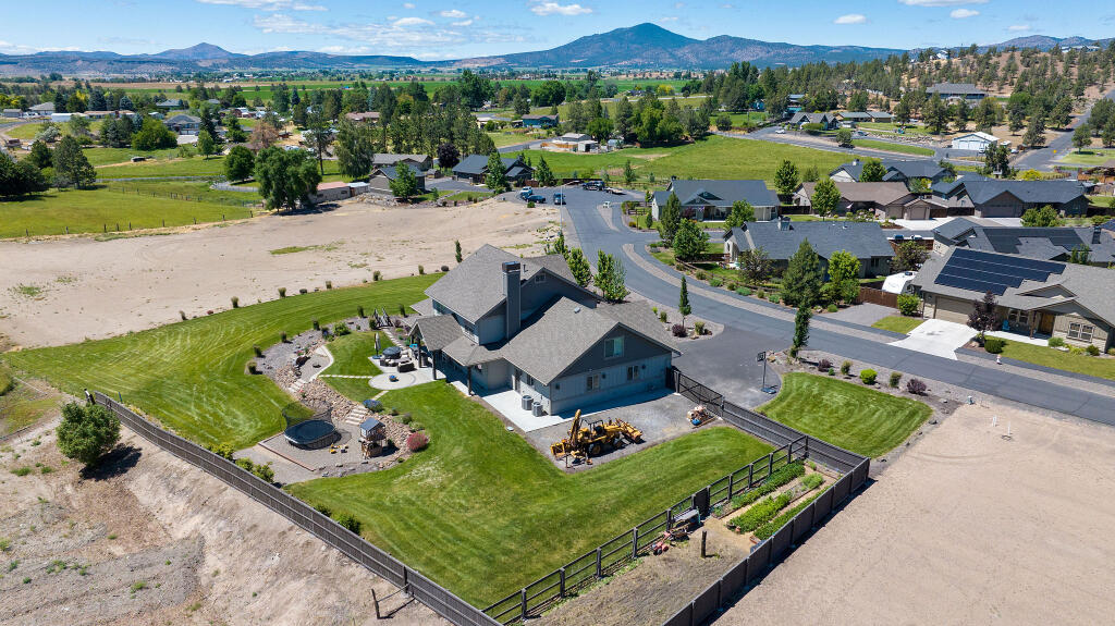 Saddle Ridge - Residential