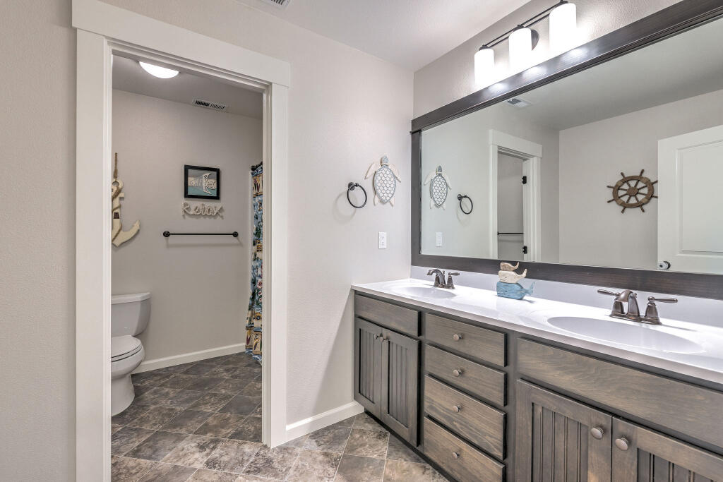 Saddle Ridge - Residential