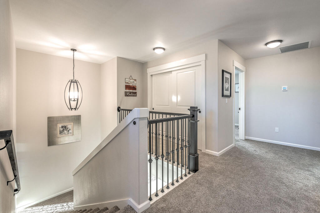 Saddle Ridge - Residential