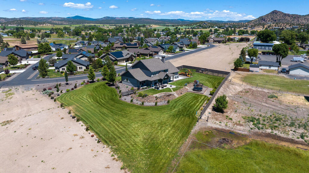 Saddle Ridge - Residential