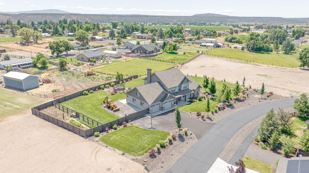 Saddle Ridge - Residential