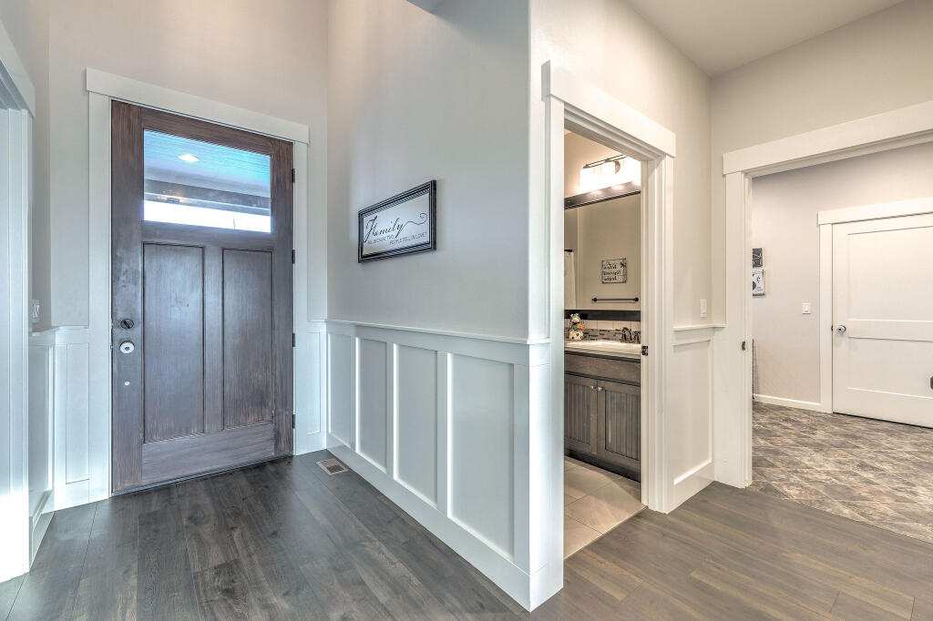 Saddle Ridge - Residential