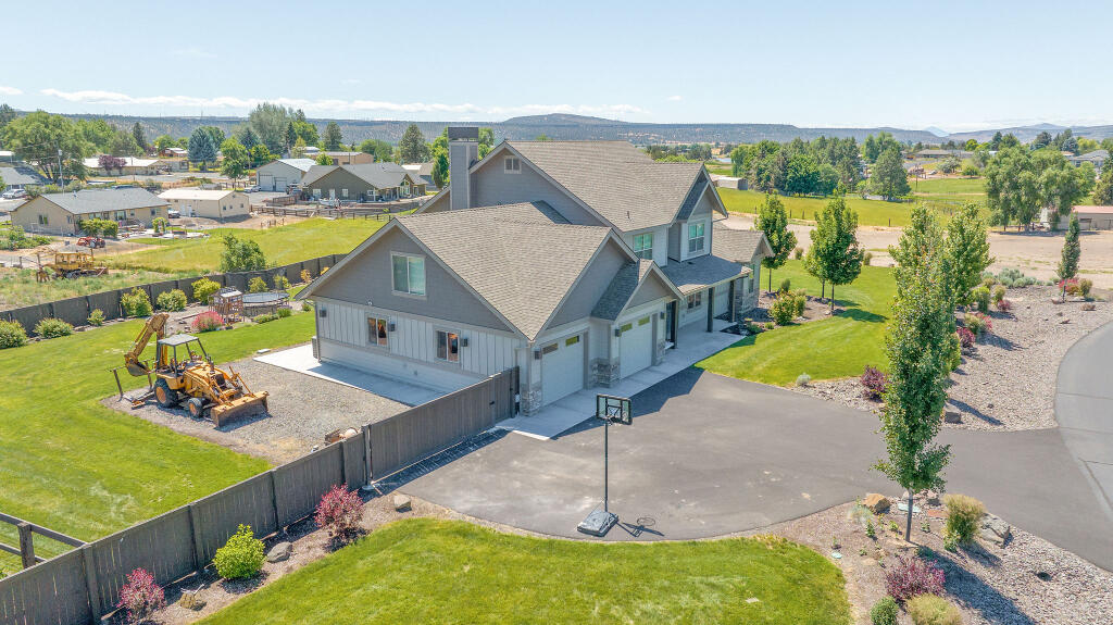 Saddle Ridge - Residential