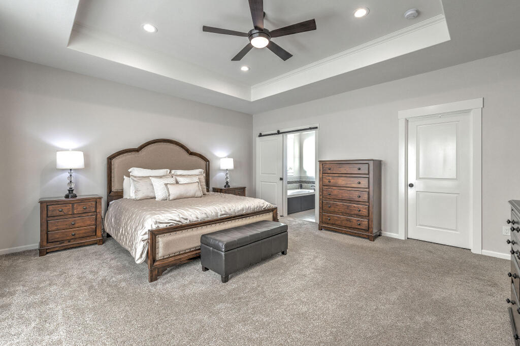 Saddle Ridge - Residential