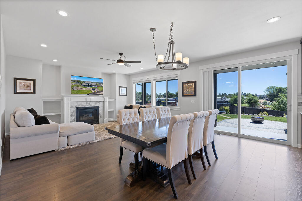 Saddle Ridge - Residential