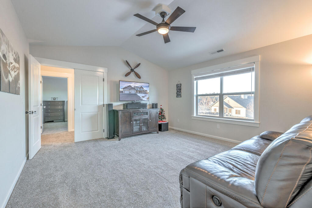 Saddle Ridge - Residential