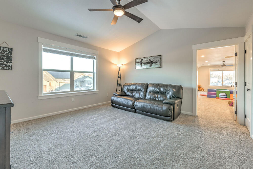 Saddle Ridge - Residential