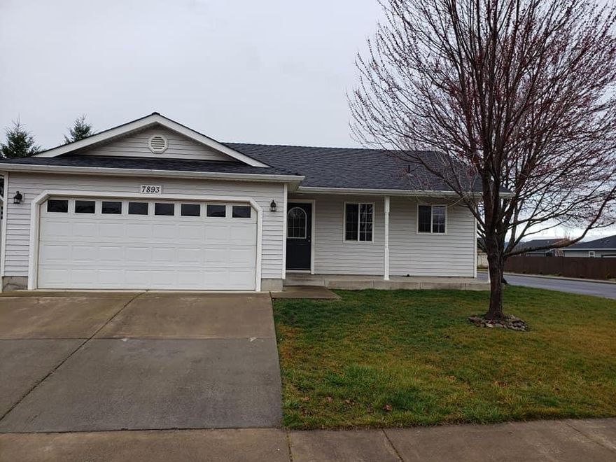 Welcome to this cute home featuring a split floorplan with all new upgrades including flooring, interior paint, white kitchen cabinets, granite countertops, stainless appliances, and stainless farmhouse sink. Home also features new light fixtures, ceiling fan, new bathroom vanities and toilets. Seller will also supply a 1 year home warranty after closing. 
No commission to be paid on seller paid closing costs and prepaids. Highest and best offer to be submitted by Saturday 3/5/2022 at 5 PM